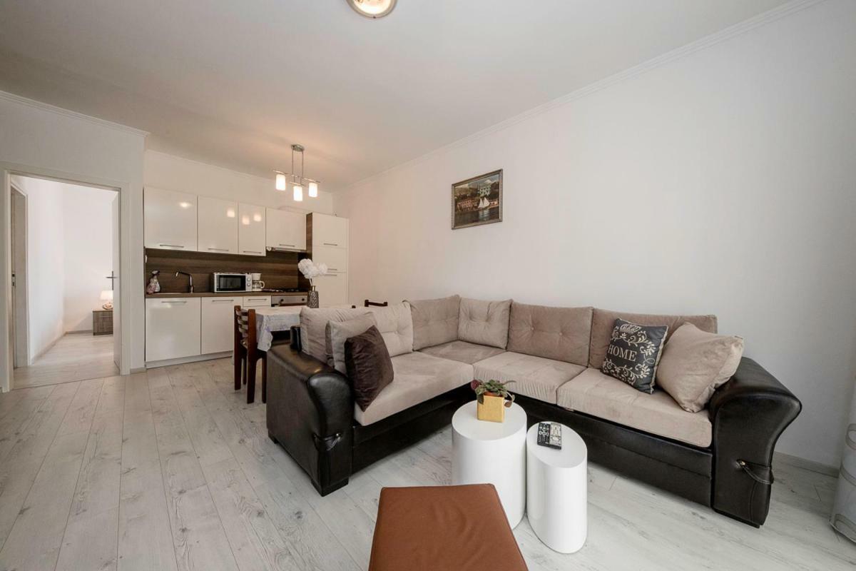Apartman Jasmina Banjol Exterior photo