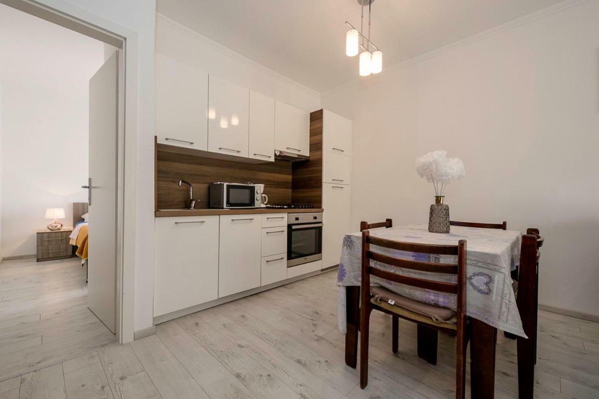 Apartman Jasmina Banjol Exterior photo