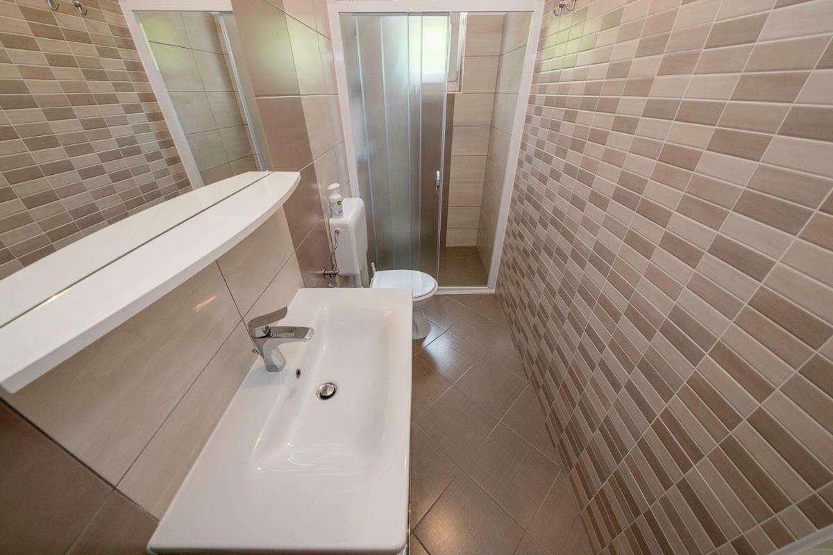 Apartman Jasmina Banjol Exterior photo