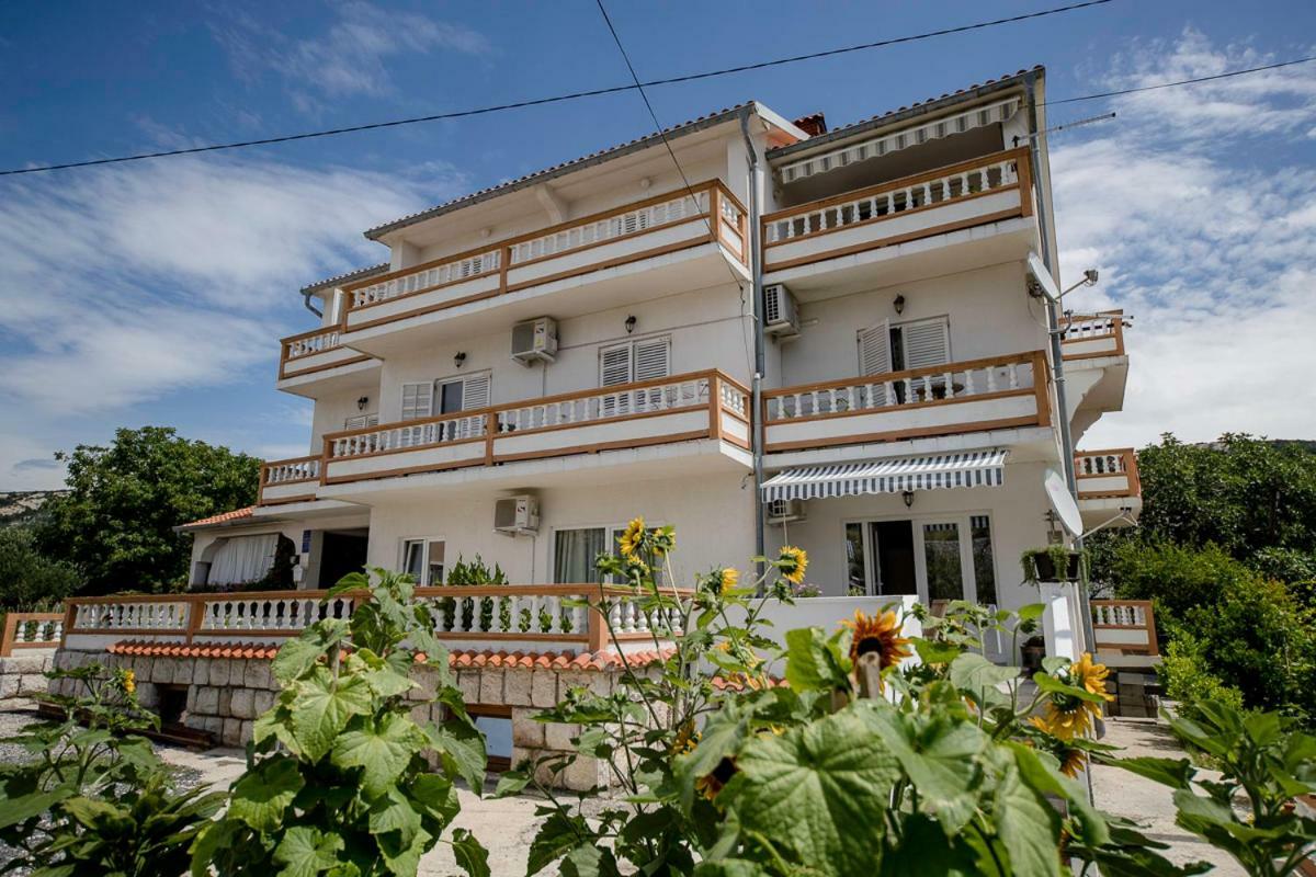 Apartman Jasmina Banjol Exterior photo